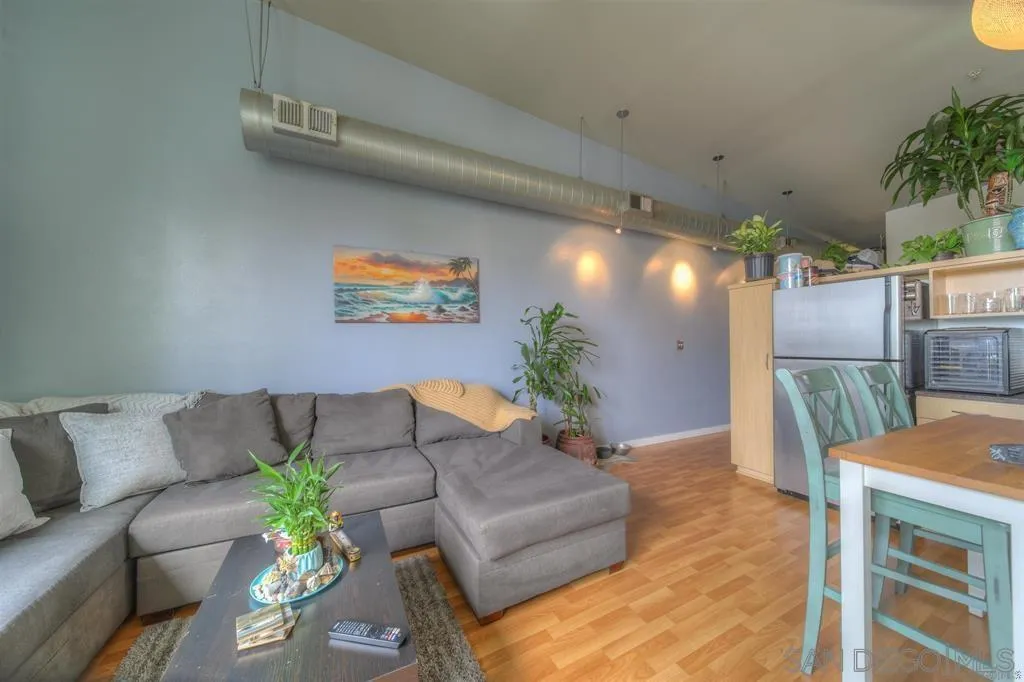 https://cdn.realtyfeed.com/cdn/127/250040810/2968a6ce0b5c4fa006d42ad6f95989c0.webp