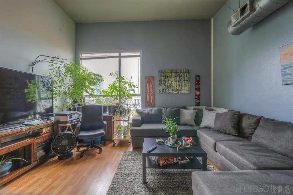 https://cdn.realtyfeed.com/cdn/127/250040810/3b7adb032cf5e14433aa9dd8a2101d7d.webp