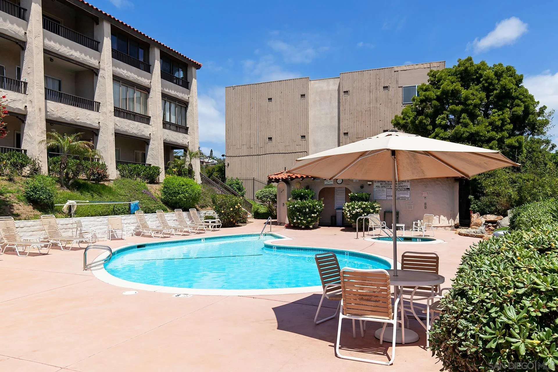 https://cdn.realtyfeed.com/cdn/127/250040815/2aa71136ca6f48f708321a057c41ea16.webp