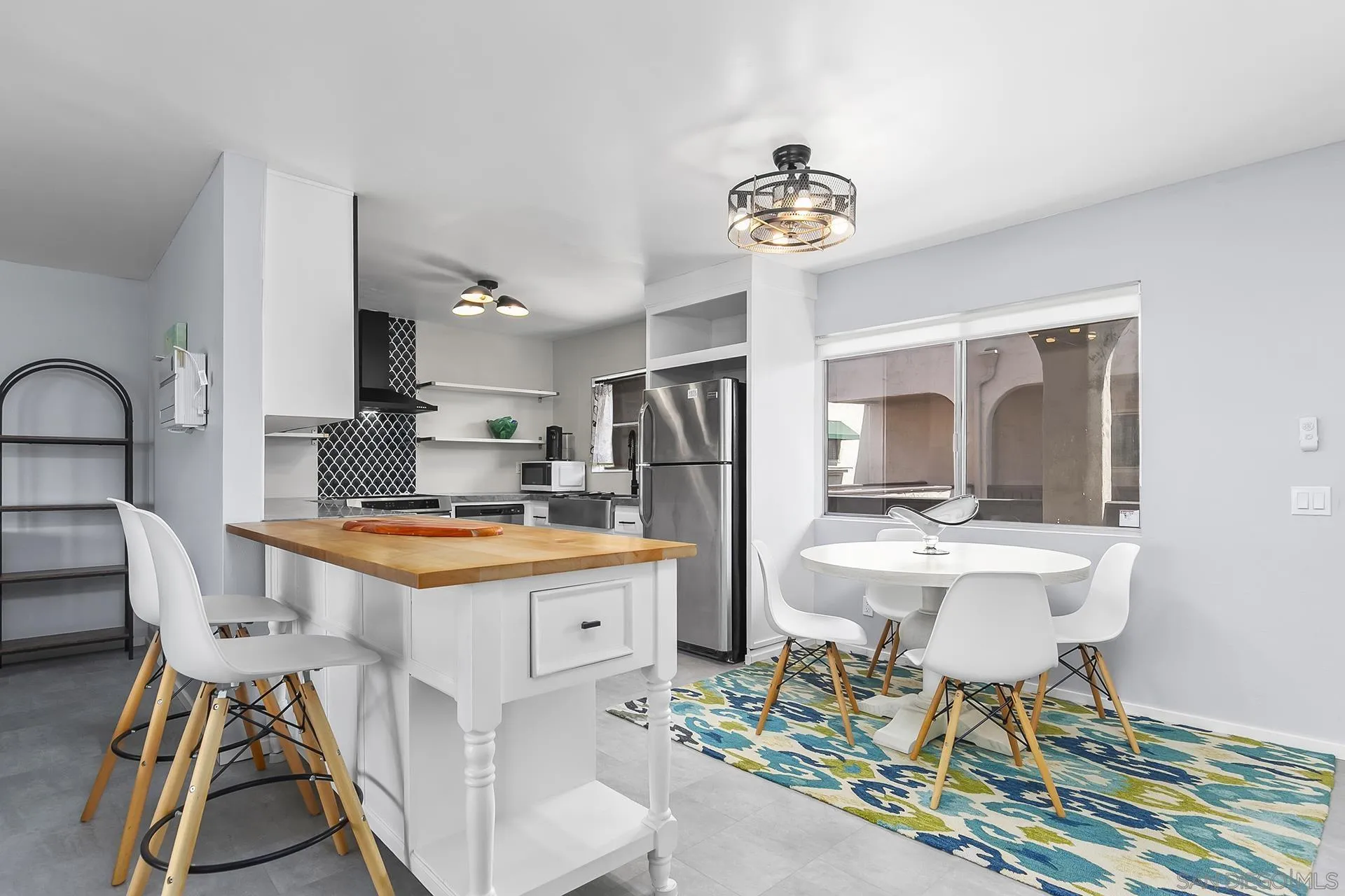 https://cdn.realtyfeed.com/cdn/127/250040815/d36e28c2f238c143c6a6056a82f64cce.webp