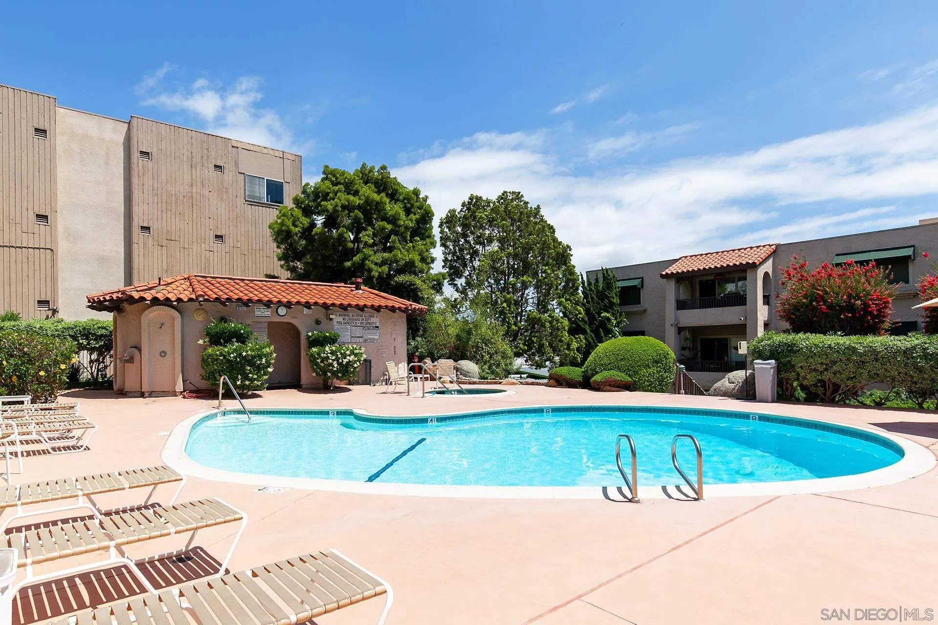 https://cdn.realtyfeed.com/cdn/127/250040815/da32f2e587f1fa393b2a38628a7b6e77.webp