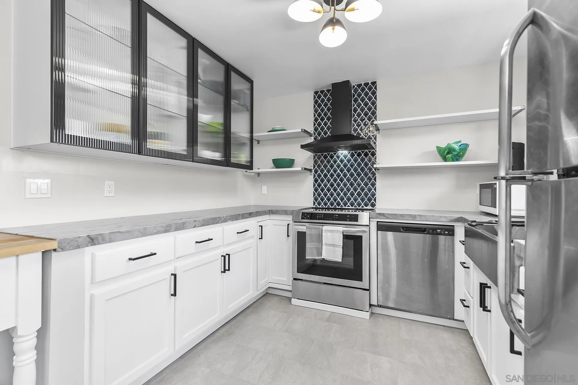 https://cdn.realtyfeed.com/cdn/127/250040815/dcf84d9c183f9c2165b8b7e5196853a8.webp
