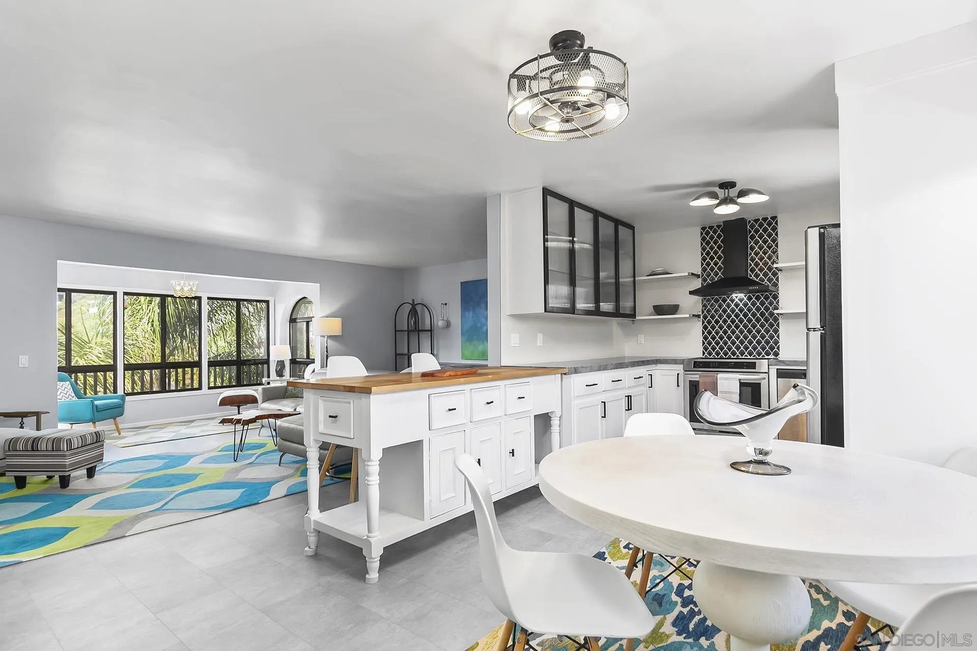 https://cdn.realtyfeed.com/cdn/127/250040815/e0a90f6d4b89d4271e1bddf31e9ebfd4.webp