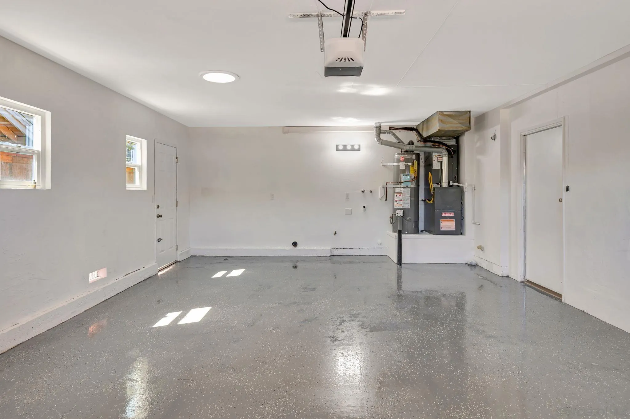 https://cdn.realtyfeed.com/cdn/127/250040817/813593bbf74ca03127a4256a34d07dce.webp