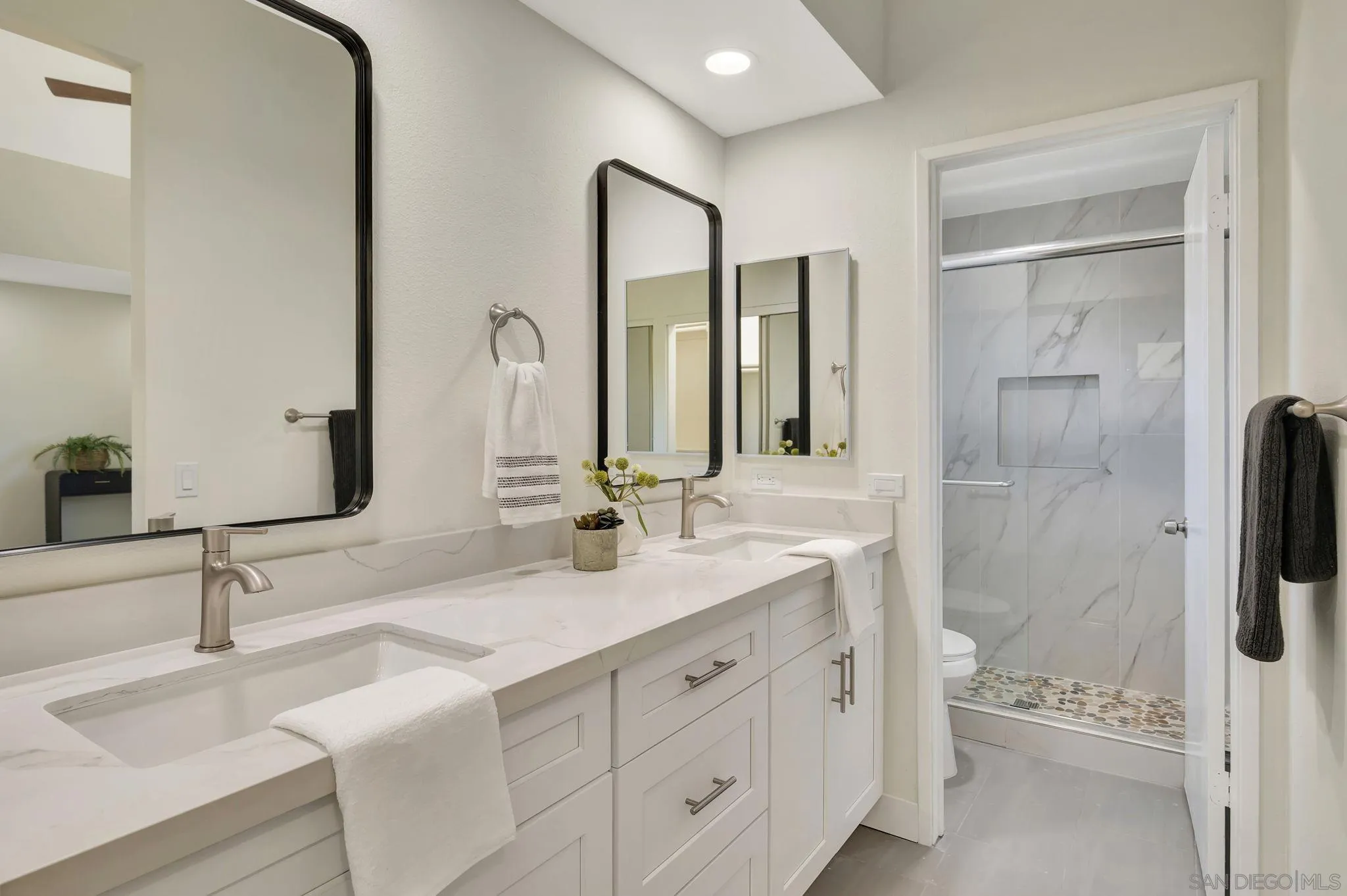 https://cdn.realtyfeed.com/cdn/127/250040817/c0b0ac7fd7a8c550969a24600f2bfb86.webp