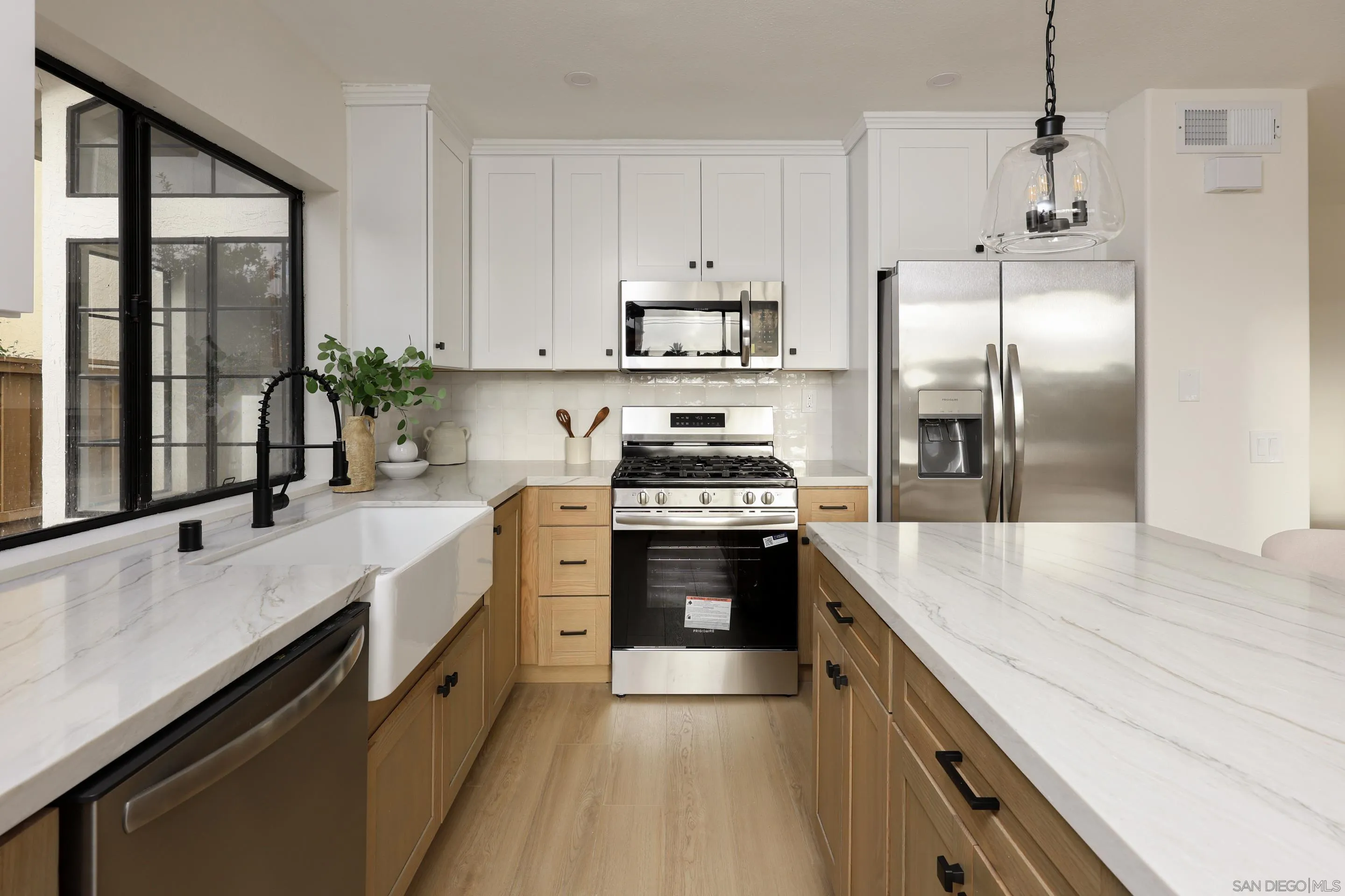 https://cdn.realtyfeed.com/cdn/127/250040819/153c83971d636288bee8b68fe4615e52.webp