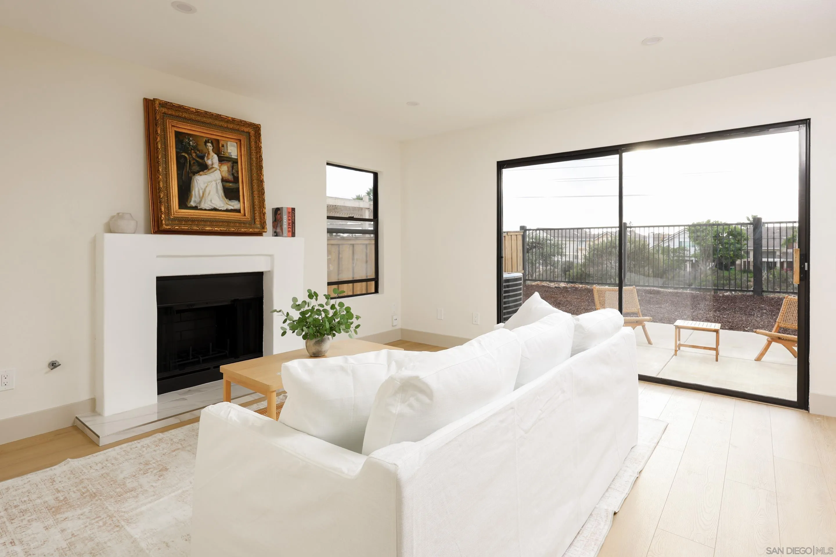 https://cdn.realtyfeed.com/cdn/127/250040819/2c90a5e523bb5598d8b9446d9673952f.webp