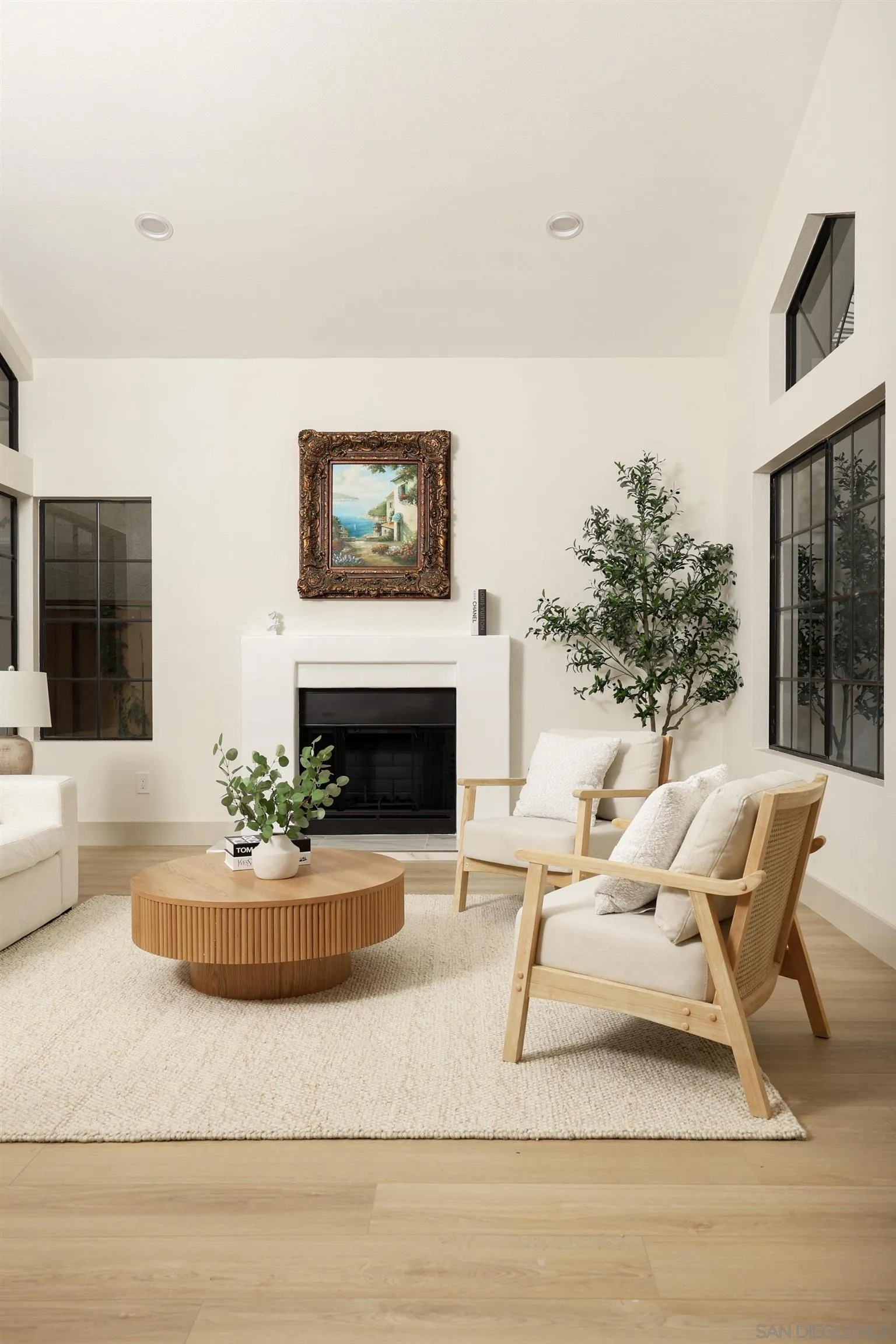 https://cdn.realtyfeed.com/cdn/127/250040819/50b24053c2a01904a794a9b2ad4e24f3.webp