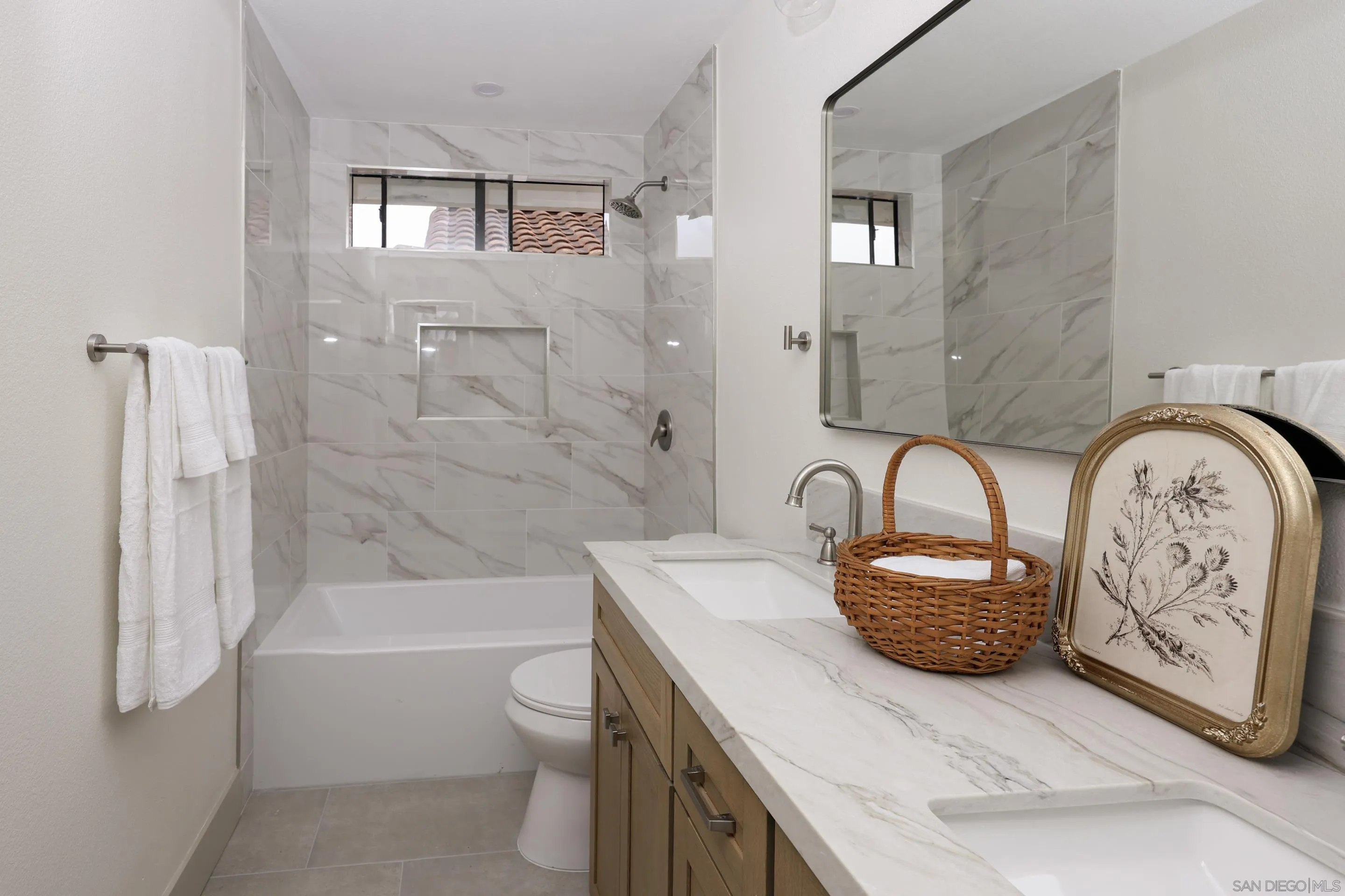 https://cdn.realtyfeed.com/cdn/127/250040819/f75c4a900397d0e0e615990670926d2b.webp