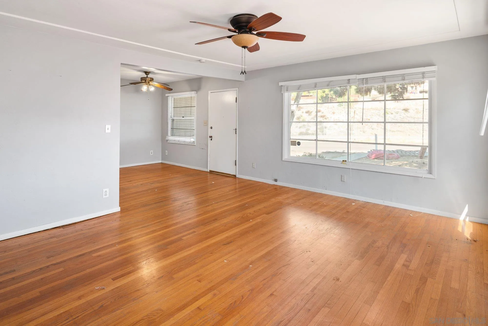 https://cdn.realtyfeed.com/cdn/127/250040827/50423b6089bd8da12c54c28d96f99b80.webp