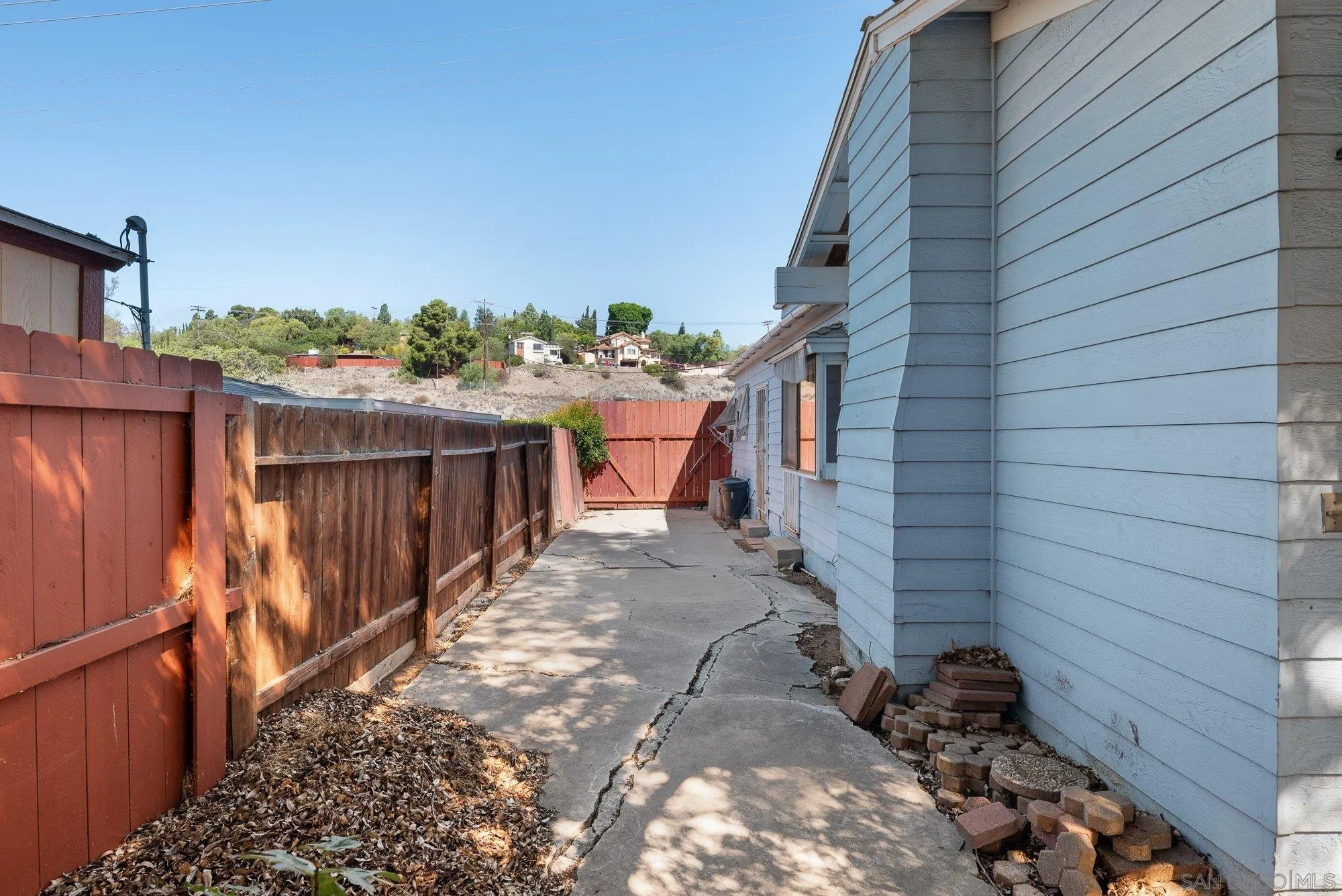 https://cdn.realtyfeed.com/cdn/127/250040827/ed4a577cfa744dc259e6d46d92cbb296.webp