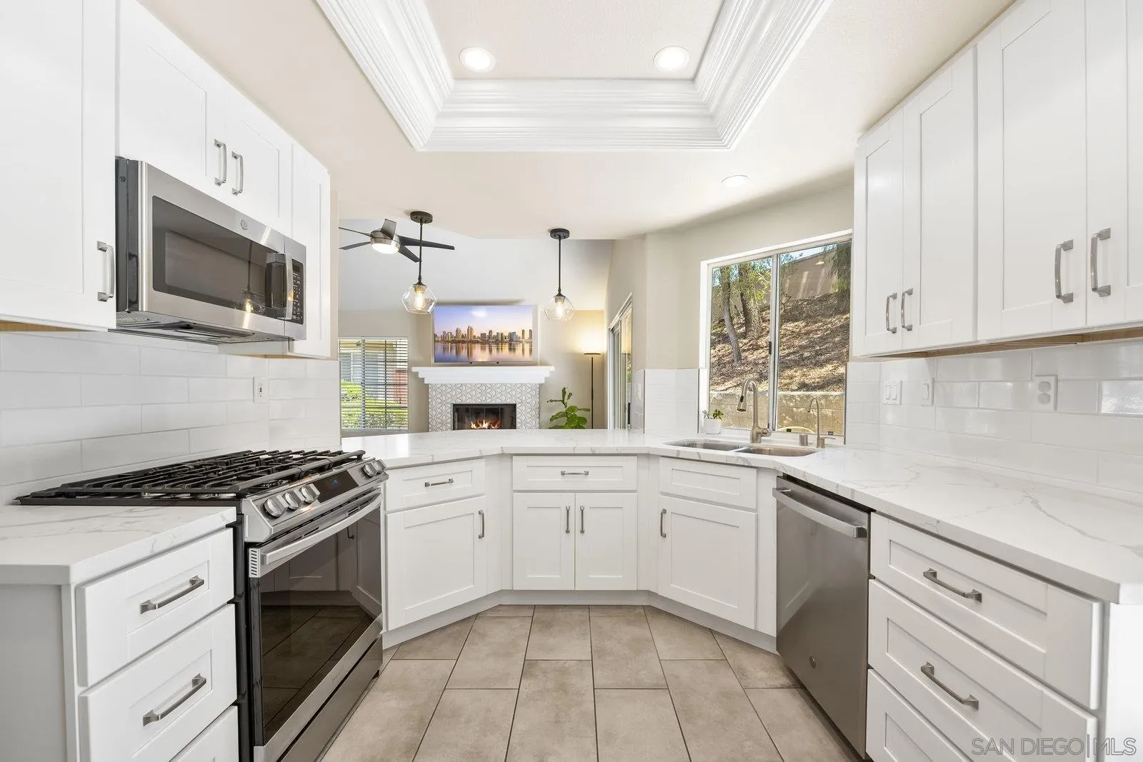 https://cdn.realtyfeed.com/cdn/127/250040835/40a4ca1a966b05f31e416252ebd21bd0.webp