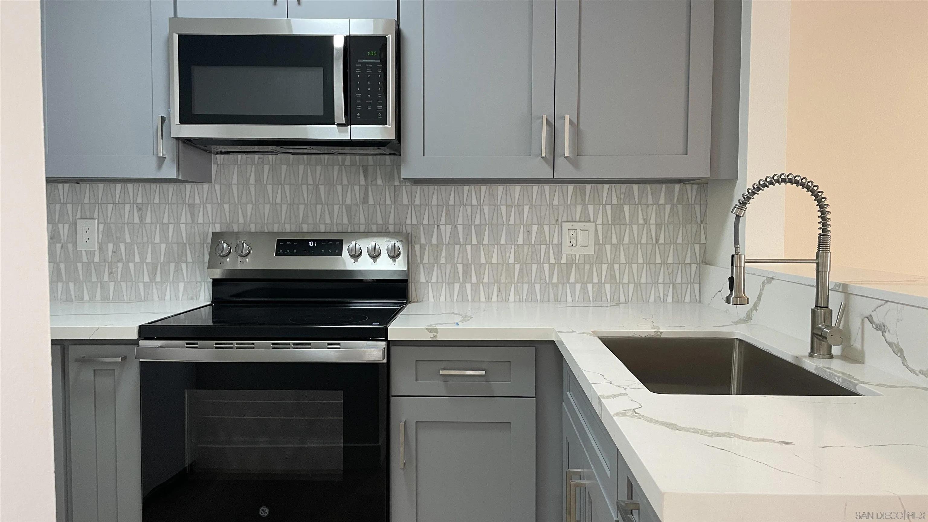 https://cdn.realtyfeed.com/cdn/127/250040836/ac0ed021161e3ea4c56234bb29b81b45.webp