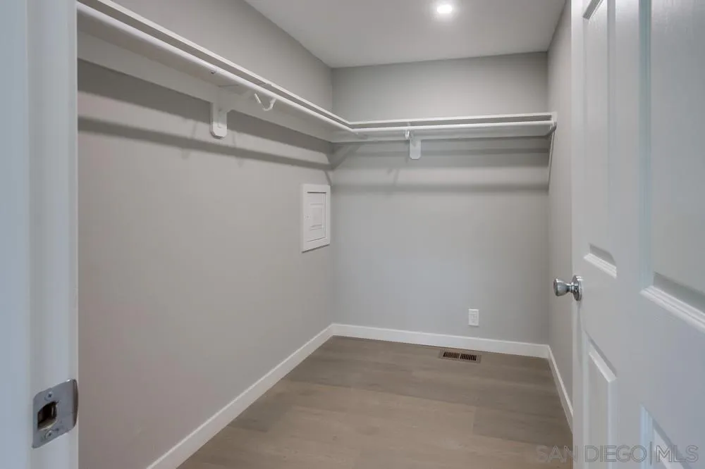 https://cdn.realtyfeed.com/cdn/127/250040838/48621d1ca76c2ba3df427cc81cf7e5b9.webp