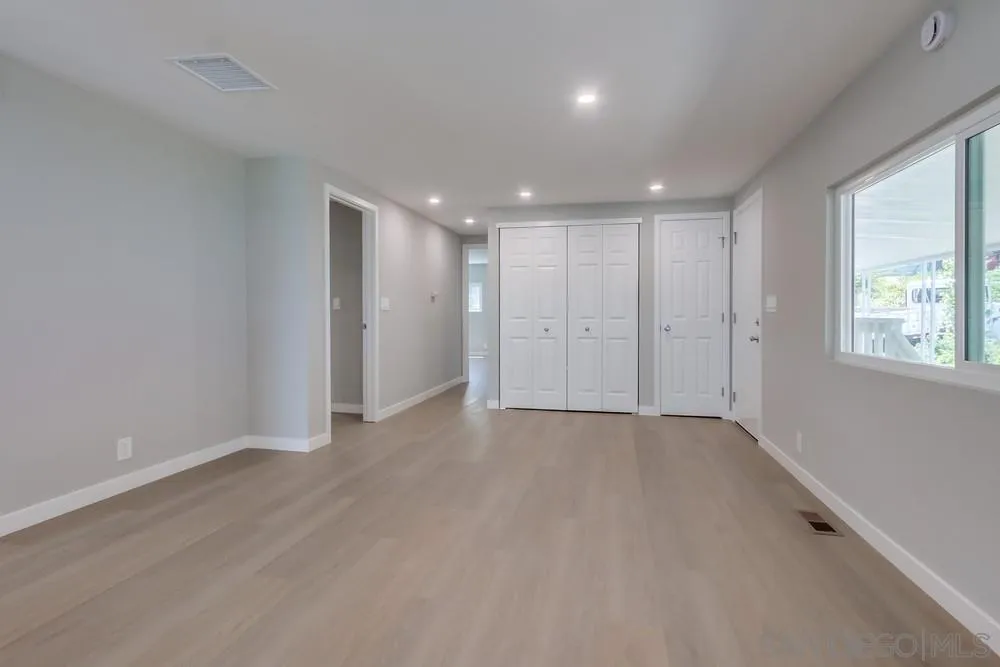 https://cdn.realtyfeed.com/cdn/127/250040838/52ba1e0afa70a6a6f48e99ef714f0caa.webp