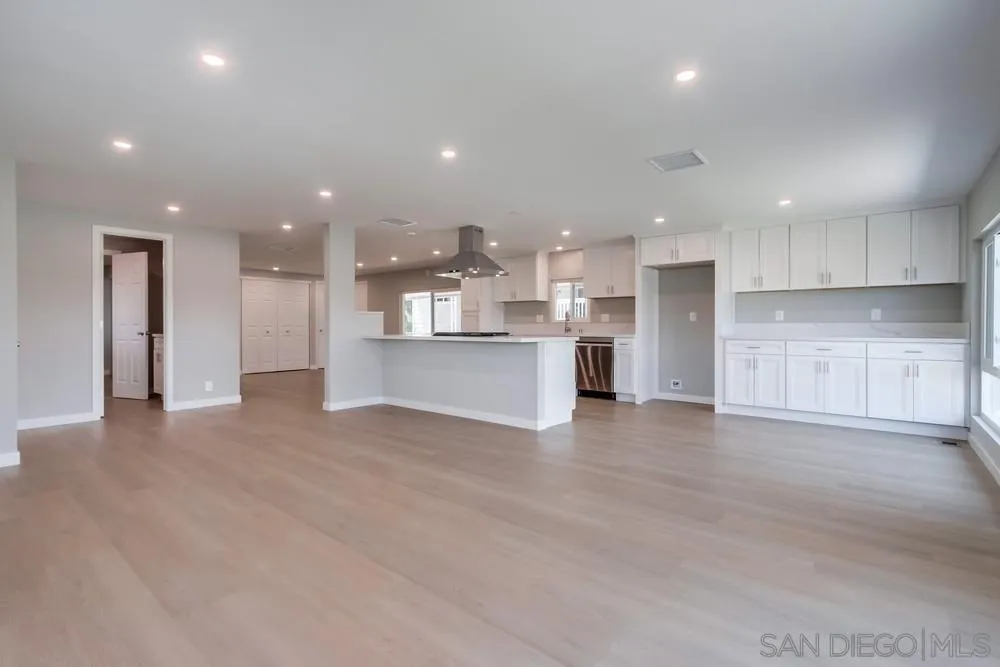 https://cdn.realtyfeed.com/cdn/127/250040838/cecf1a0e216004356f3a0de16dd8afa2.webp