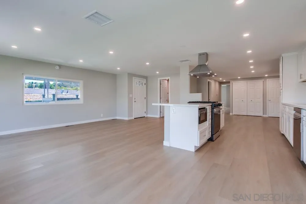 https://cdn.realtyfeed.com/cdn/127/250040838/d7b9bb3f5b7f1c40629b7982ddb136ba.webp