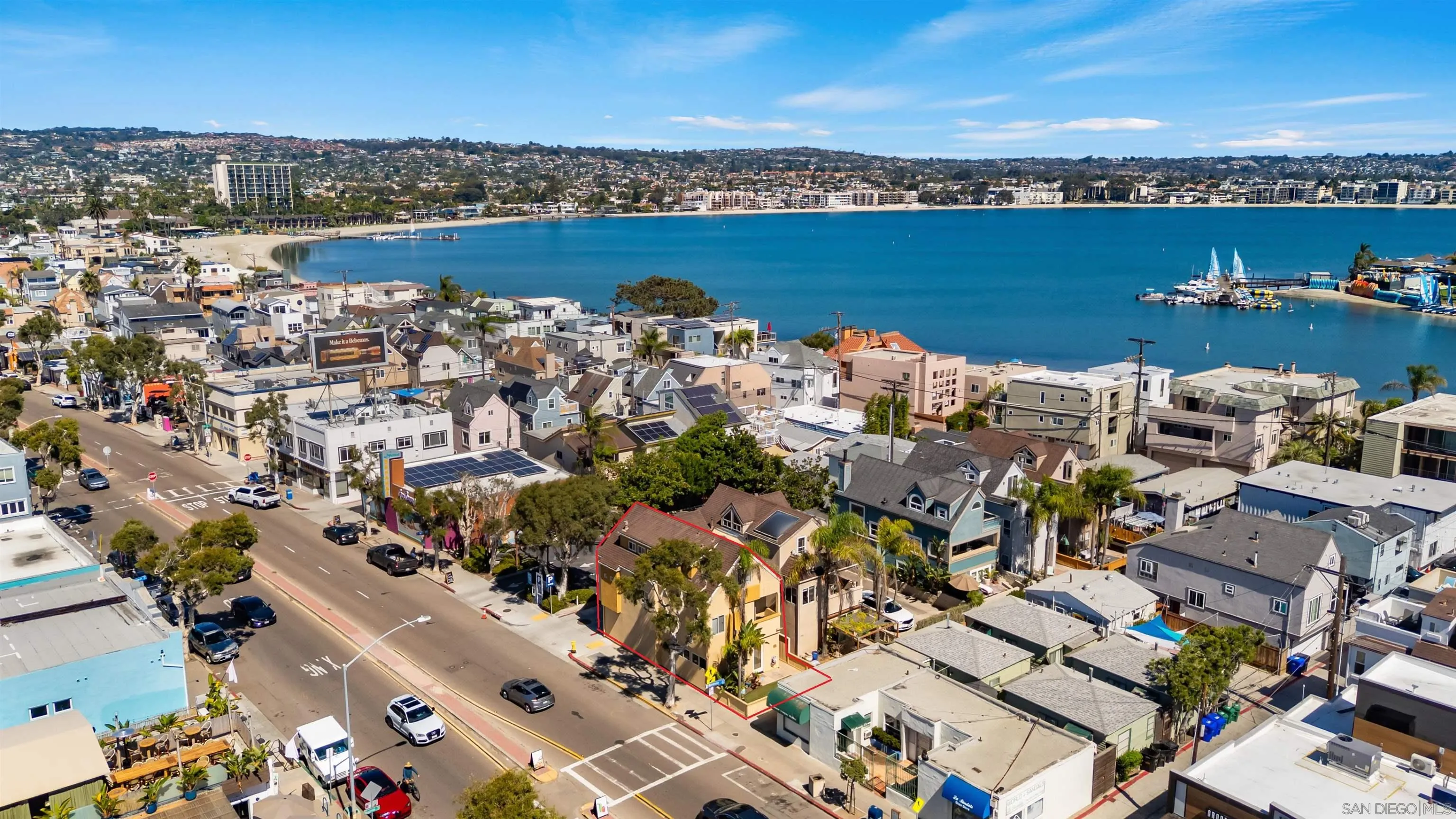 https://cdn.realtyfeed.com/cdn/127/250040847/5941ad15b10e1d3cd750359c899cf647.webp