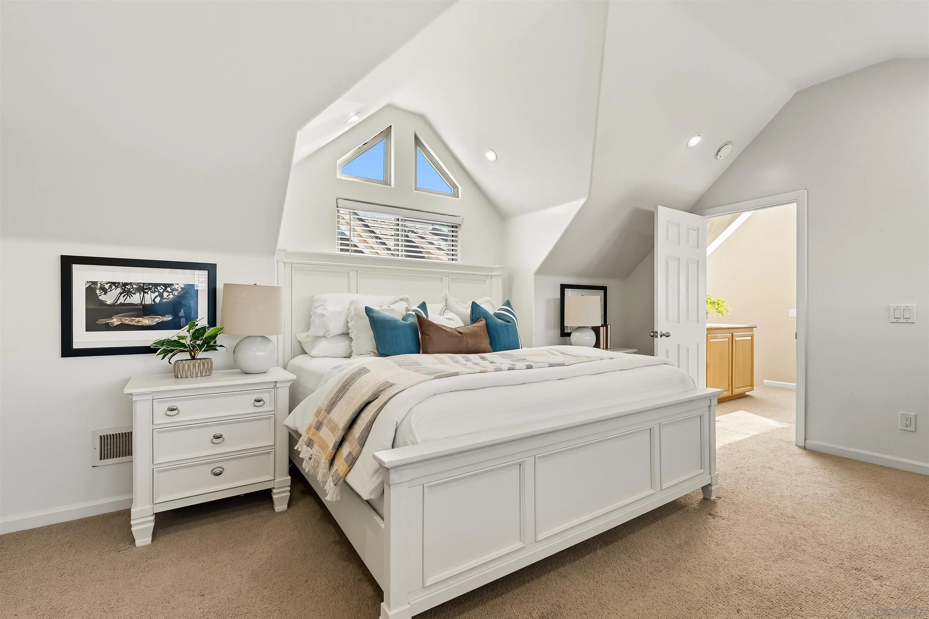 https://cdn.realtyfeed.com/cdn/127/250040847/72d65278d6d55994d28b99b5e3f66d95.webp
