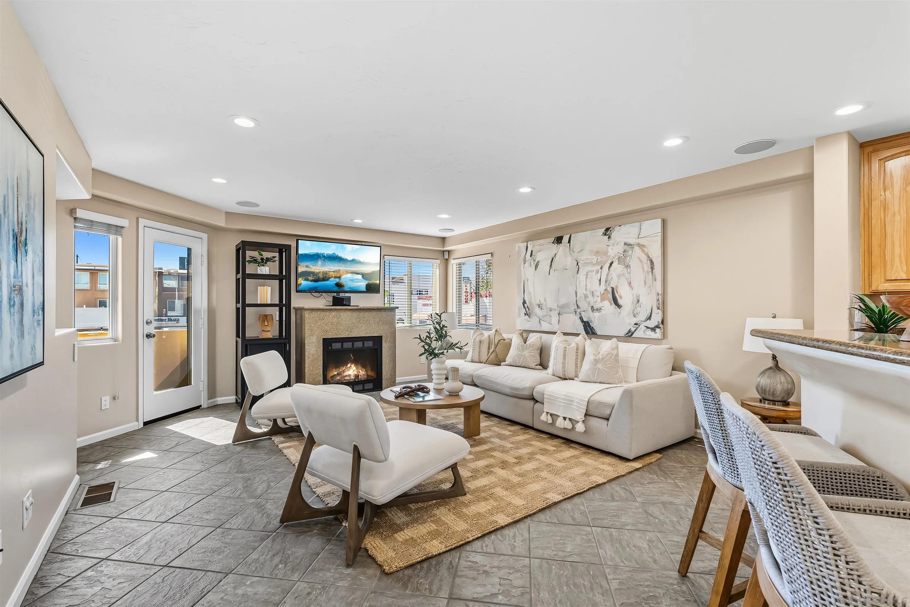 https://cdn.realtyfeed.com/cdn/127/250040847/776d54cf1ac73edb1d590c4db5fff406.webp