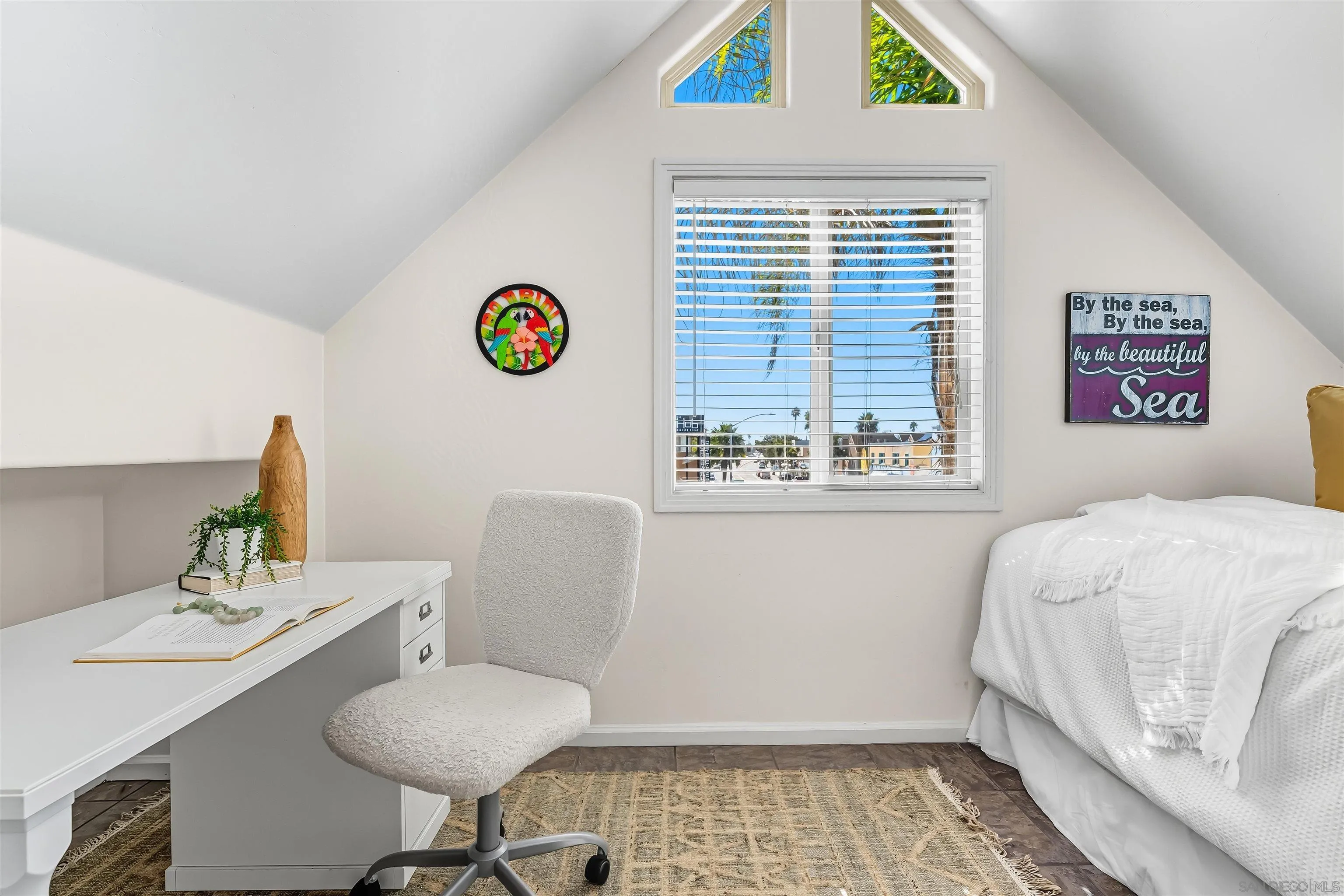 https://cdn.realtyfeed.com/cdn/127/250040847/98432d1e8acb58e28cb9f676bceeaf33.webp