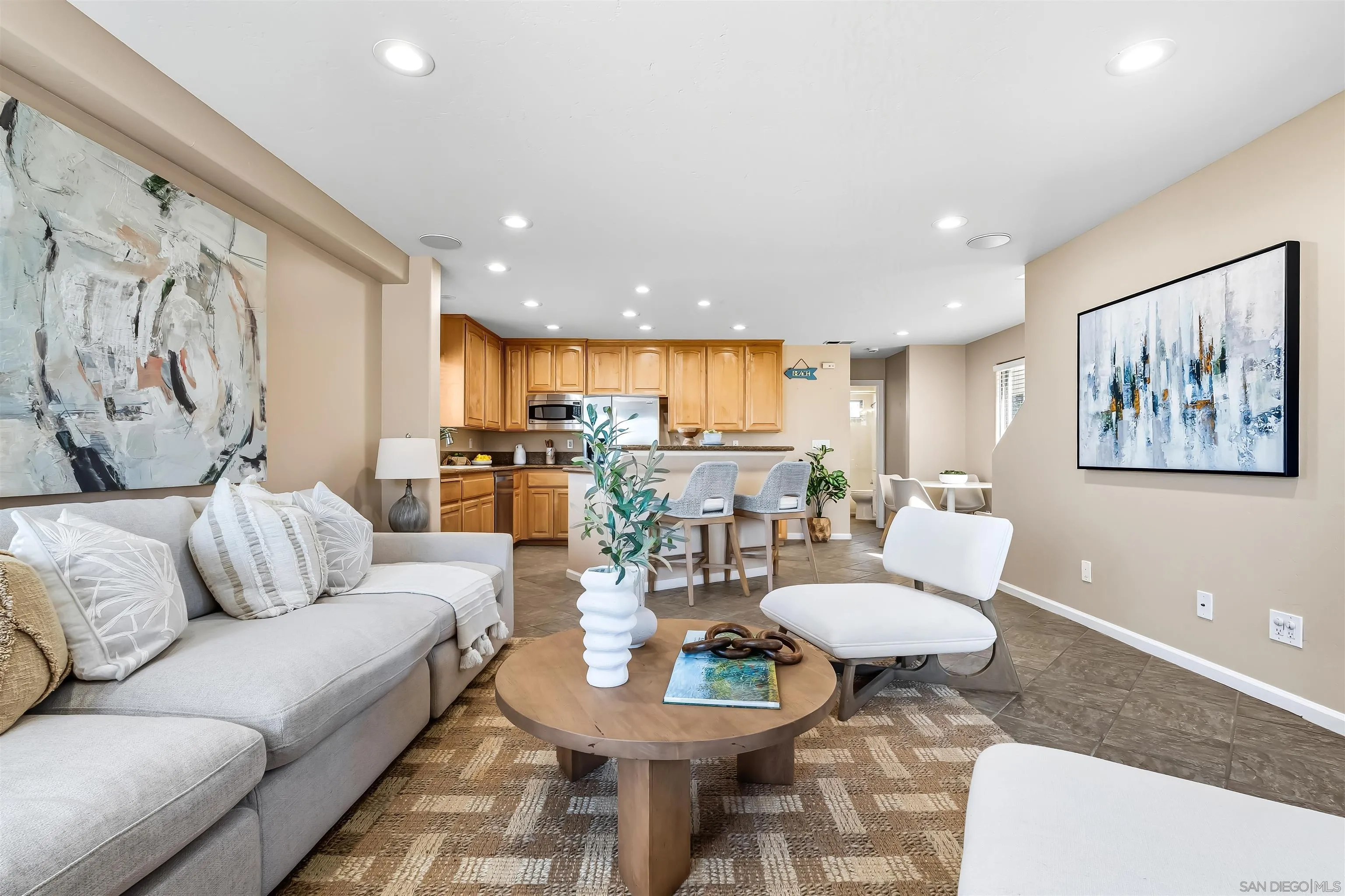 https://cdn.realtyfeed.com/cdn/127/250040847/cf93e5b86c1f3005076a2eb5ddffe3bf.webp