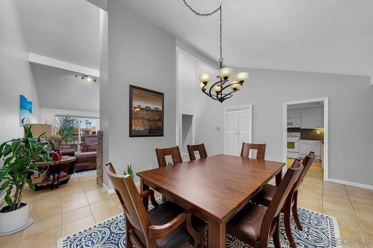 https://cdn.realtyfeed.com/cdn/127/250040851/c95524a9376630374d8f097e47e4eb36.webp