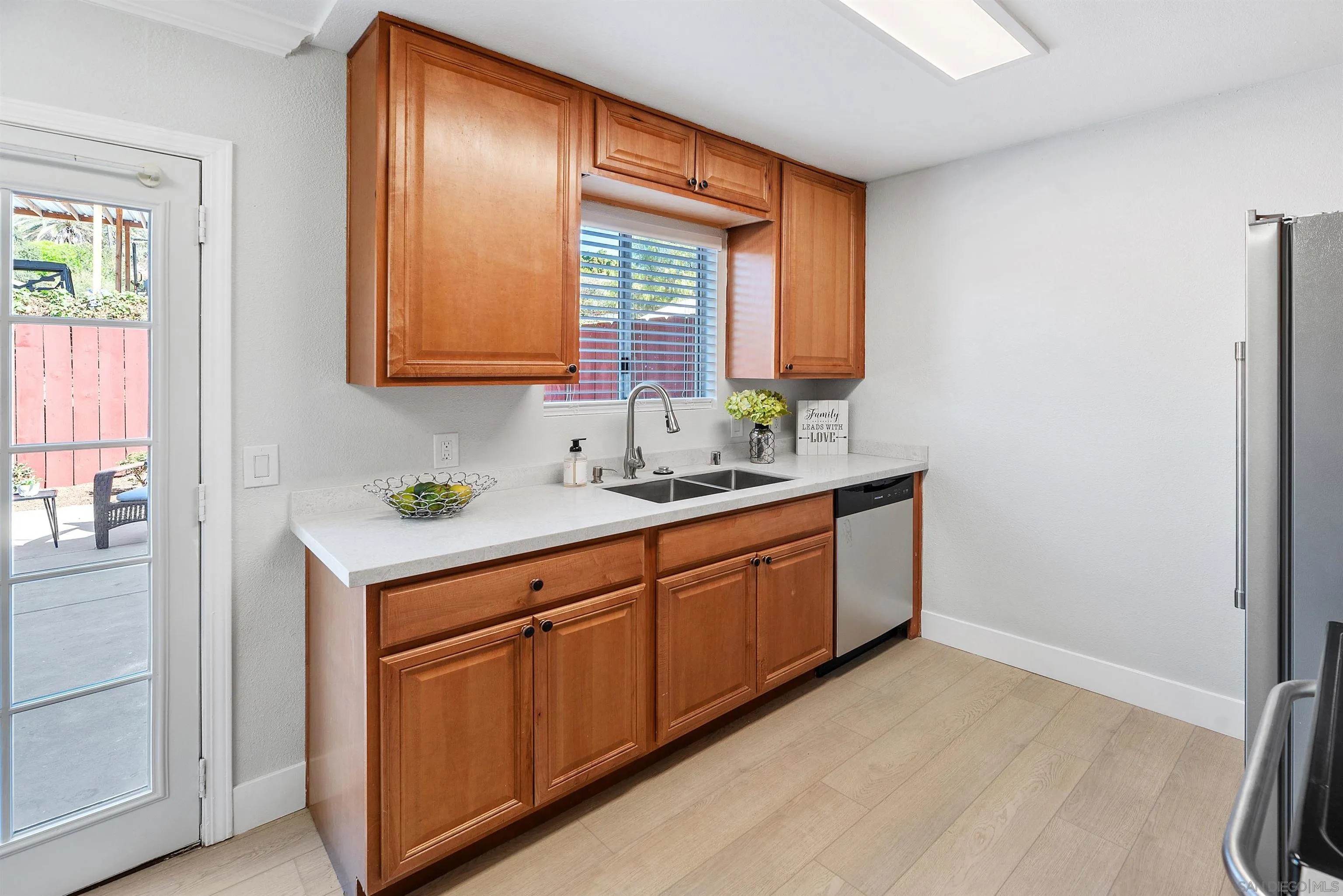 https://cdn.realtyfeed.com/cdn/127/250040854/6a2d0e76b554465da920cf3948bf7e0e.webp