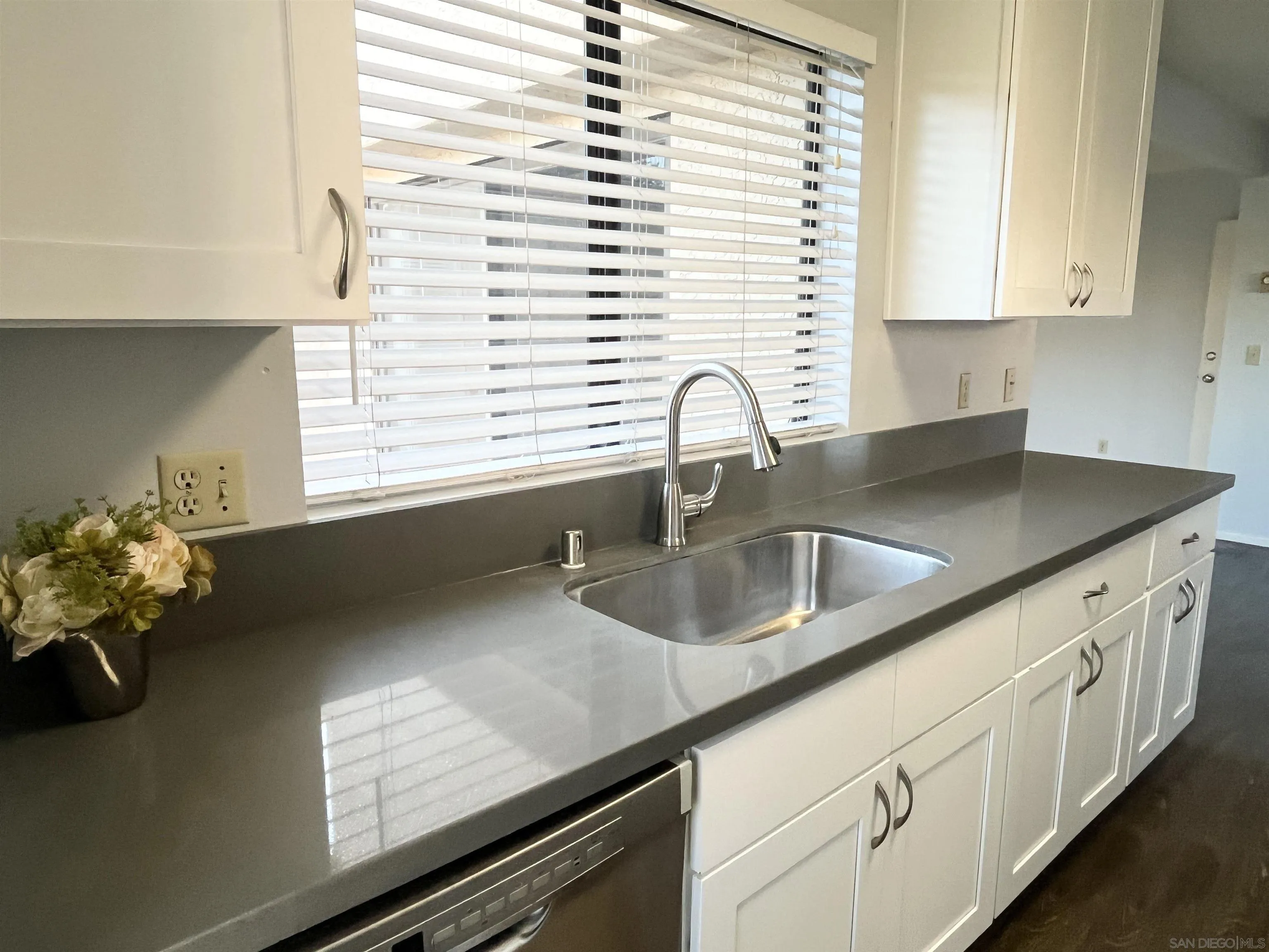 Photo #12: 250040859 Listing: Photo #12