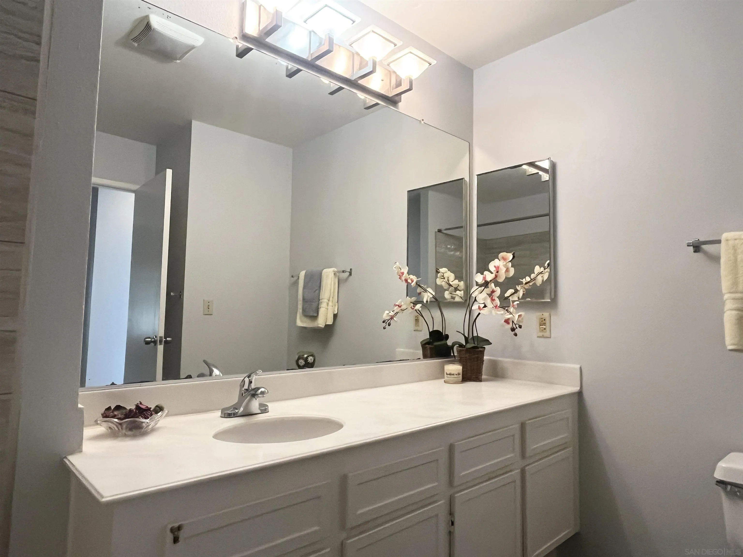 Photo #20: 250040859 Listing: Photo #20