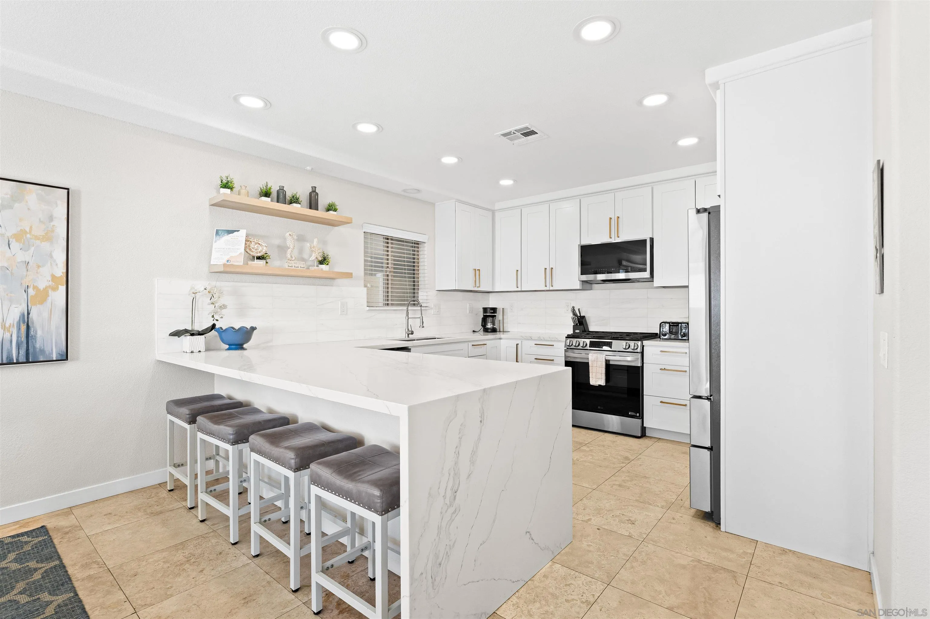 https://cdn.realtyfeed.com/cdn/127/250040860/4a80b5b591813912e3f6793f01702185.webp