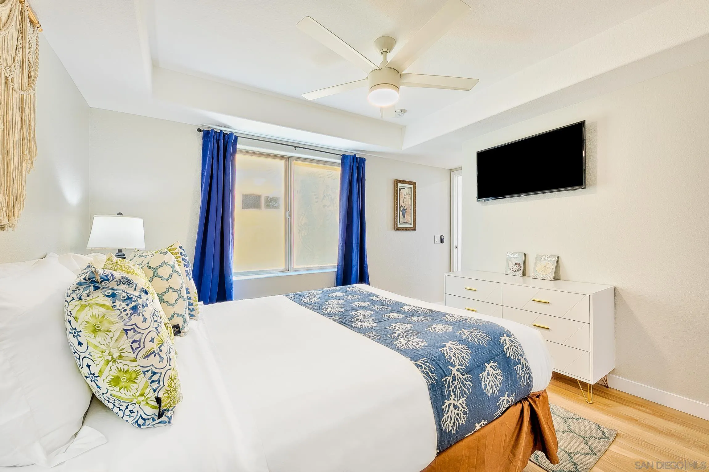 https://cdn.realtyfeed.com/cdn/127/250040860/86da8bfa02b09f37e82bb1532ee386a6.webp