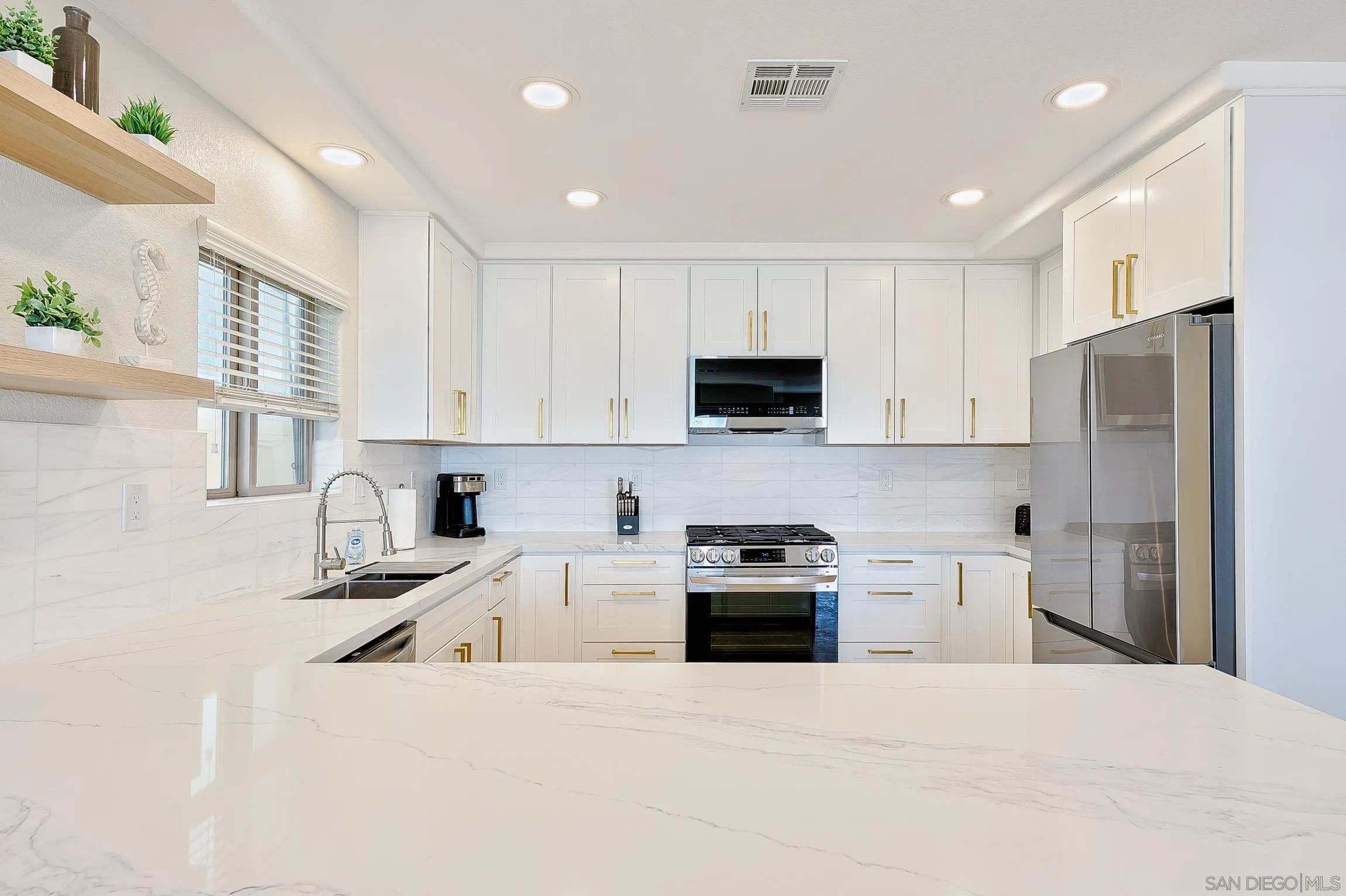 https://cdn.realtyfeed.com/cdn/127/250040860/e943f777549fb4a1f6937a0488fbf586.webp