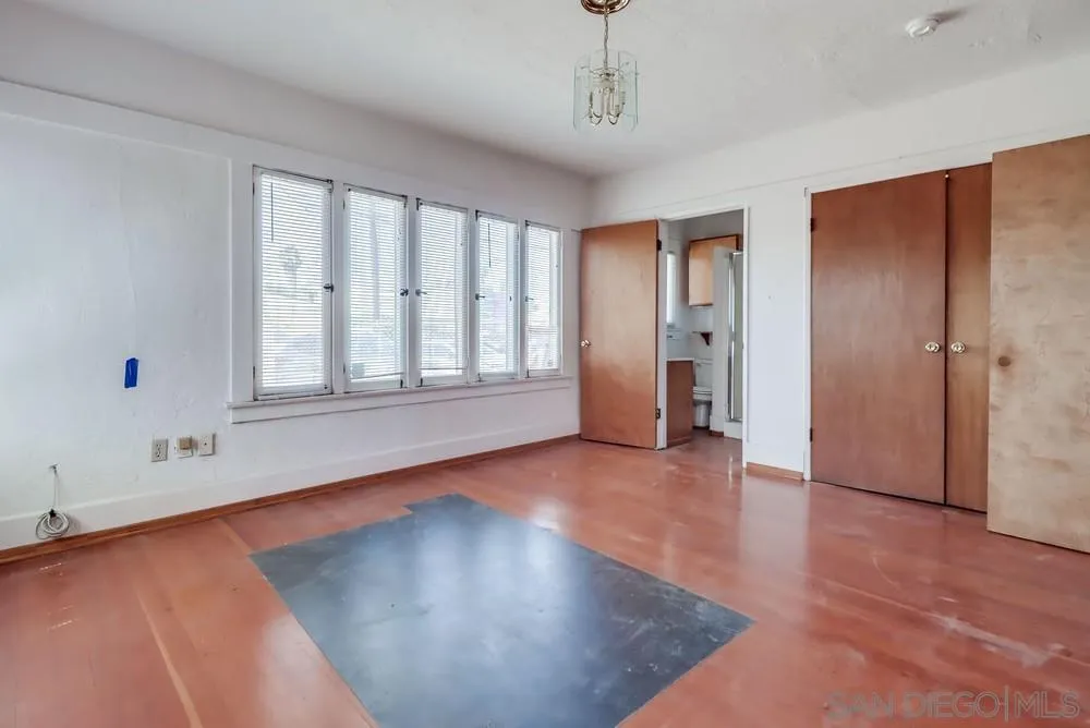 https://cdn.realtyfeed.com/cdn/127/250040870/7804da22fad77525283fb0cac394c166.webp