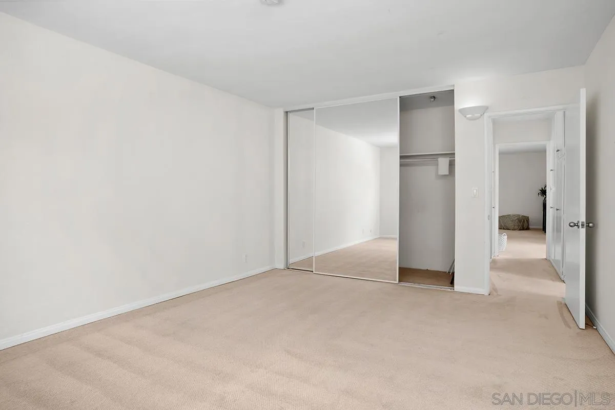 https://cdn.realtyfeed.com/cdn/127/250040872/e67e93e43bb61bfc2a47a1738cdb78af.webp