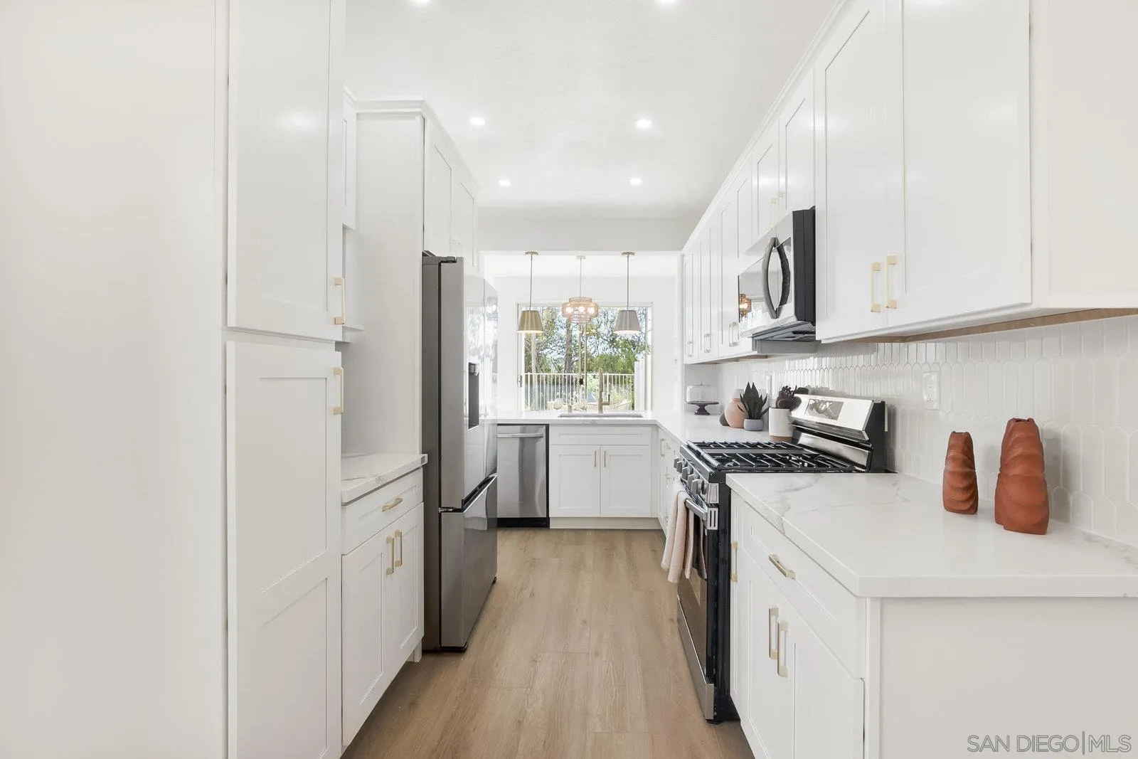 https://cdn.realtyfeed.com/cdn/127/250040873/e79fba1b39b856d5672c393d9fde40dc.webp