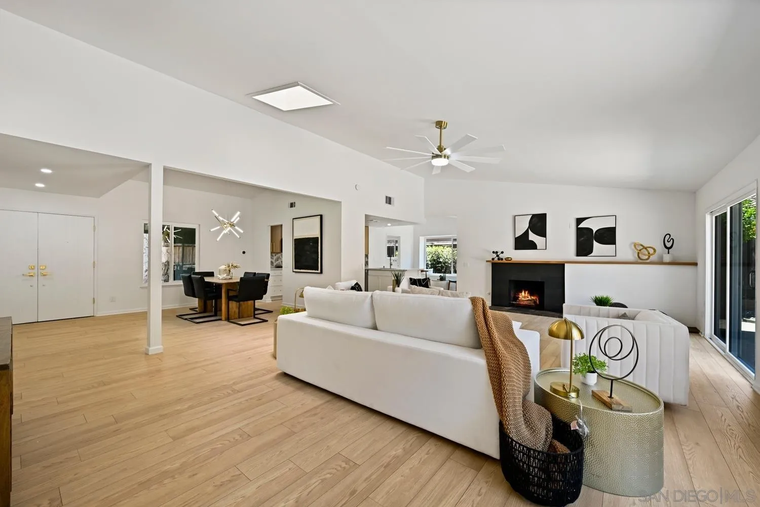 https://cdn.realtyfeed.com/cdn/127/250040875/2f672c8259e3fbdee72f8ea0c7df616c.webp