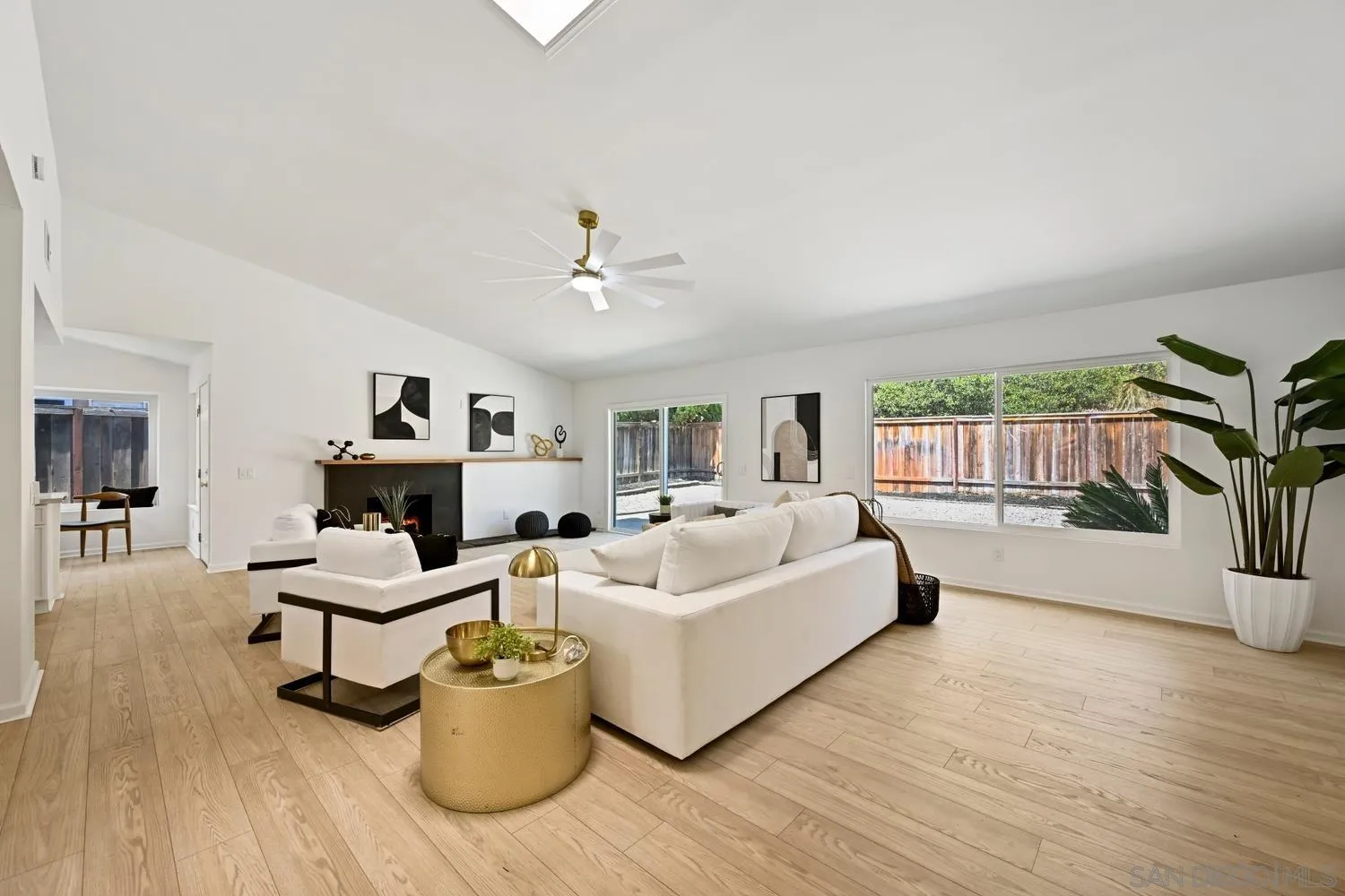 https://cdn.realtyfeed.com/cdn/127/250040875/b4cdd90847219b1234c5cbfa7e9be4be.webp