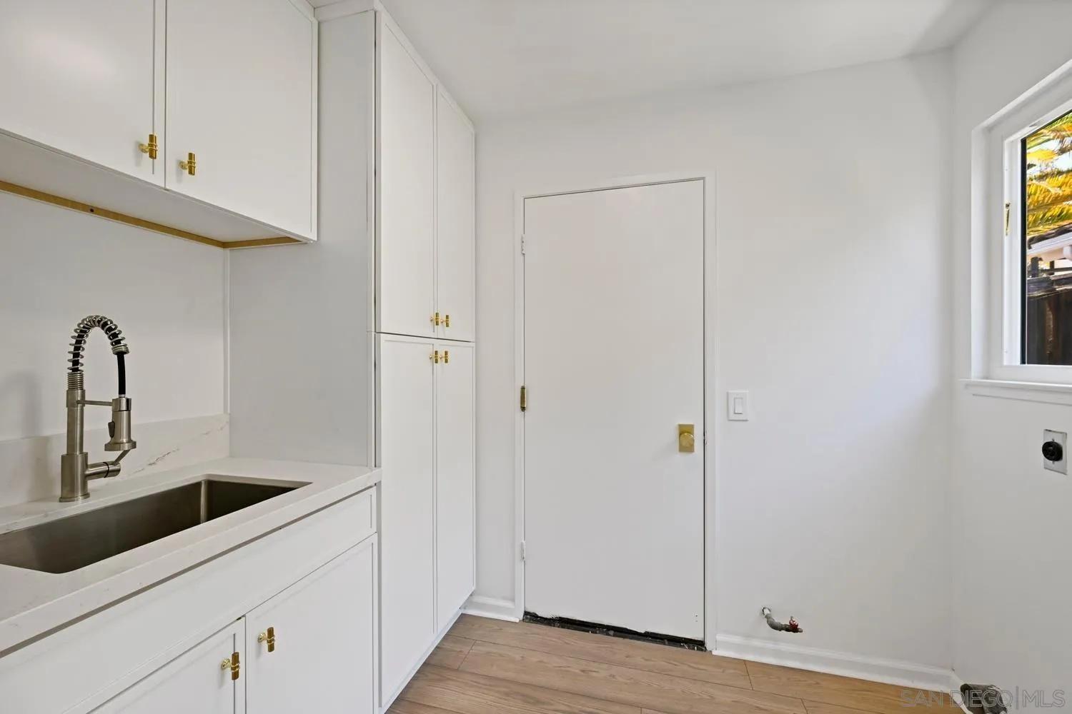 https://cdn.realtyfeed.com/cdn/127/250040875/c37eea303b6cd39dc265d41dcc67aa51.webp