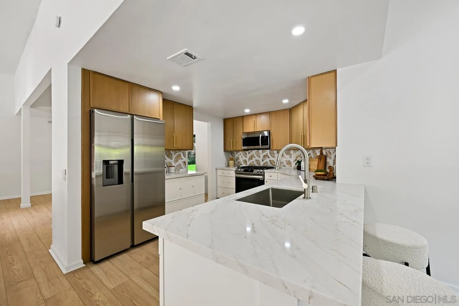 https://cdn.realtyfeed.com/cdn/127/250040875/ce04b9303a6055894c7c720e6634c1de.webp