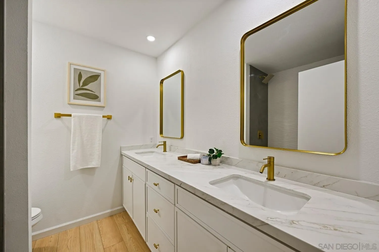 https://cdn.realtyfeed.com/cdn/127/250040875/d9244ec3c90ec1c851ae31f67b1c7b58.webp