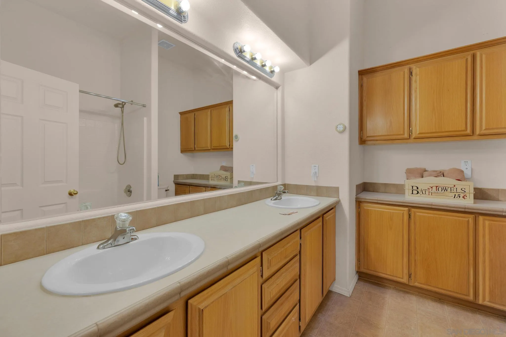 https://cdn.realtyfeed.com/cdn/127/250040877/2047615fb1df1ff4eec4c625804f90c5.webp