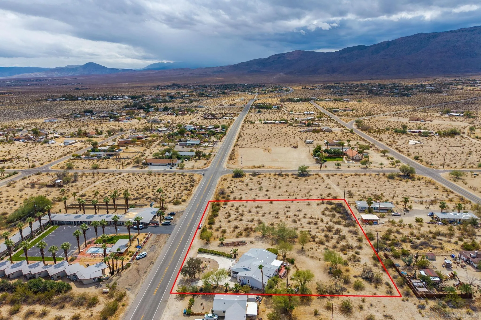 https://cdn.realtyfeed.com/cdn/127/250040877/c6510dee08bfa166f70171f1c0f6c4c5.webp