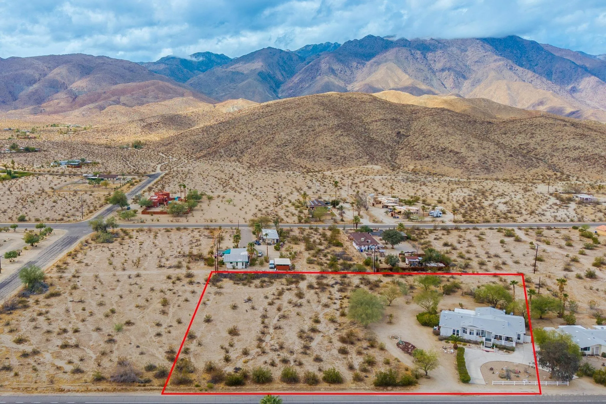 https://cdn.realtyfeed.com/cdn/127/250040877/dceb6f2cd2291e6d8580a3dee2a54f95.webp