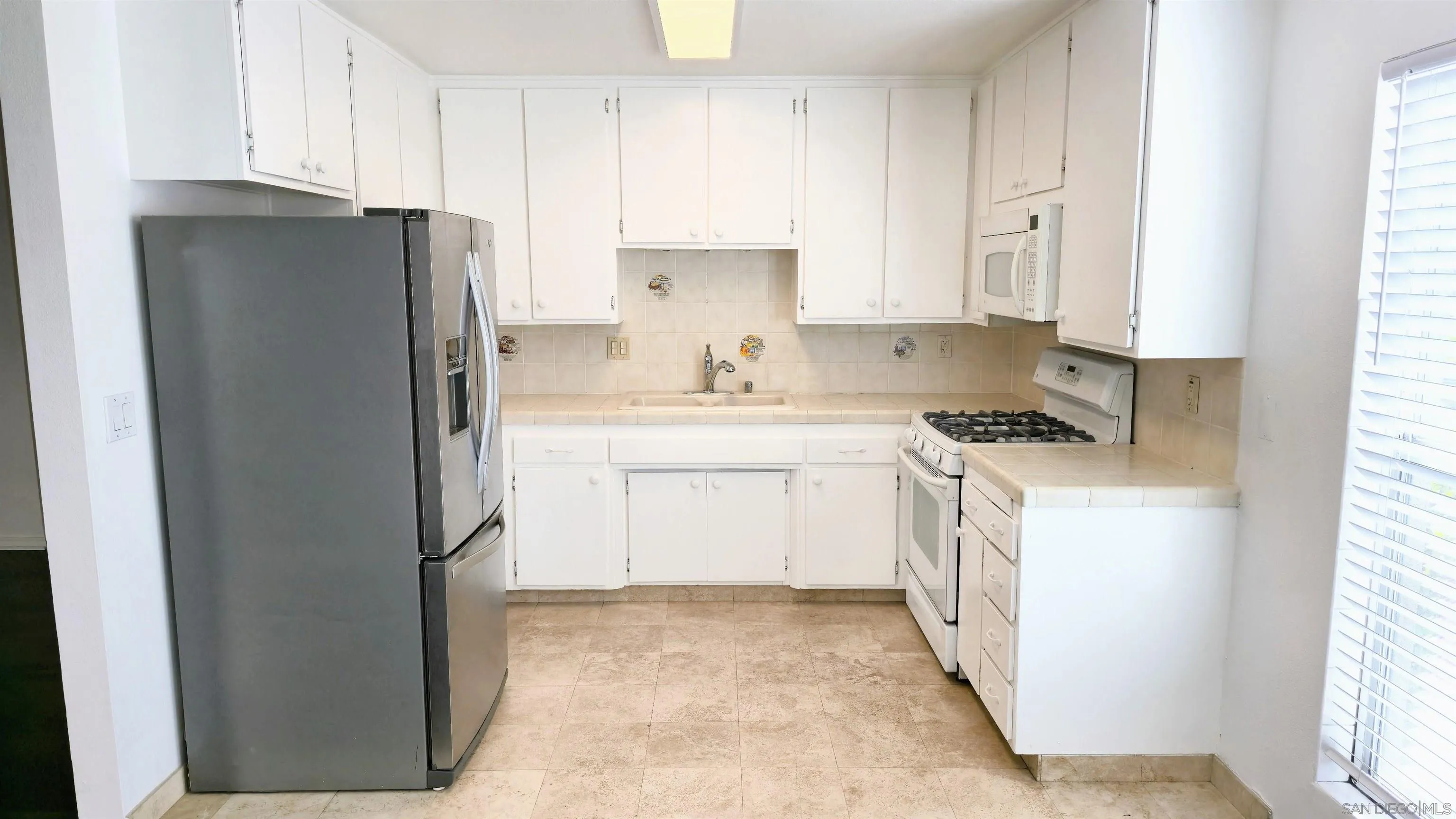 https://cdn.realtyfeed.com/cdn/127/250040881/3b60183ea1e8dae42308456c8278580e.webp