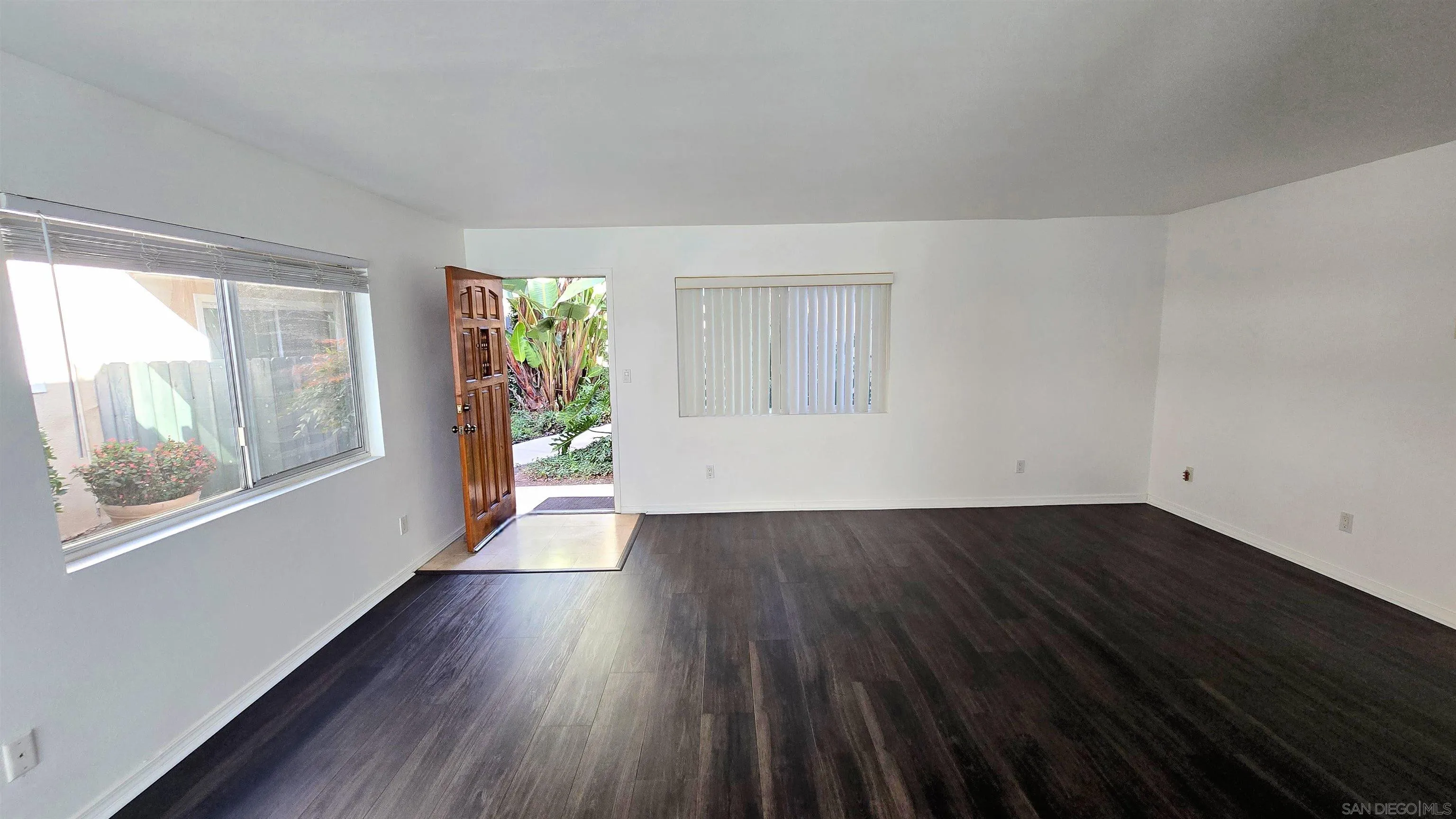 https://cdn.realtyfeed.com/cdn/127/250040881/56a9eee5fda13fece0d60e13e9104959.webp