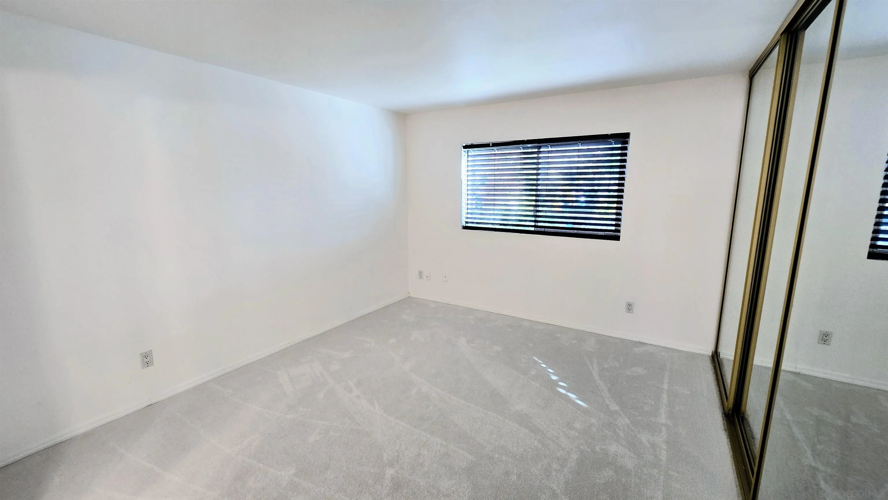 https://cdn.realtyfeed.com/cdn/127/250040881/894c5bcce177a024b2bf180d795d0d1a.webp