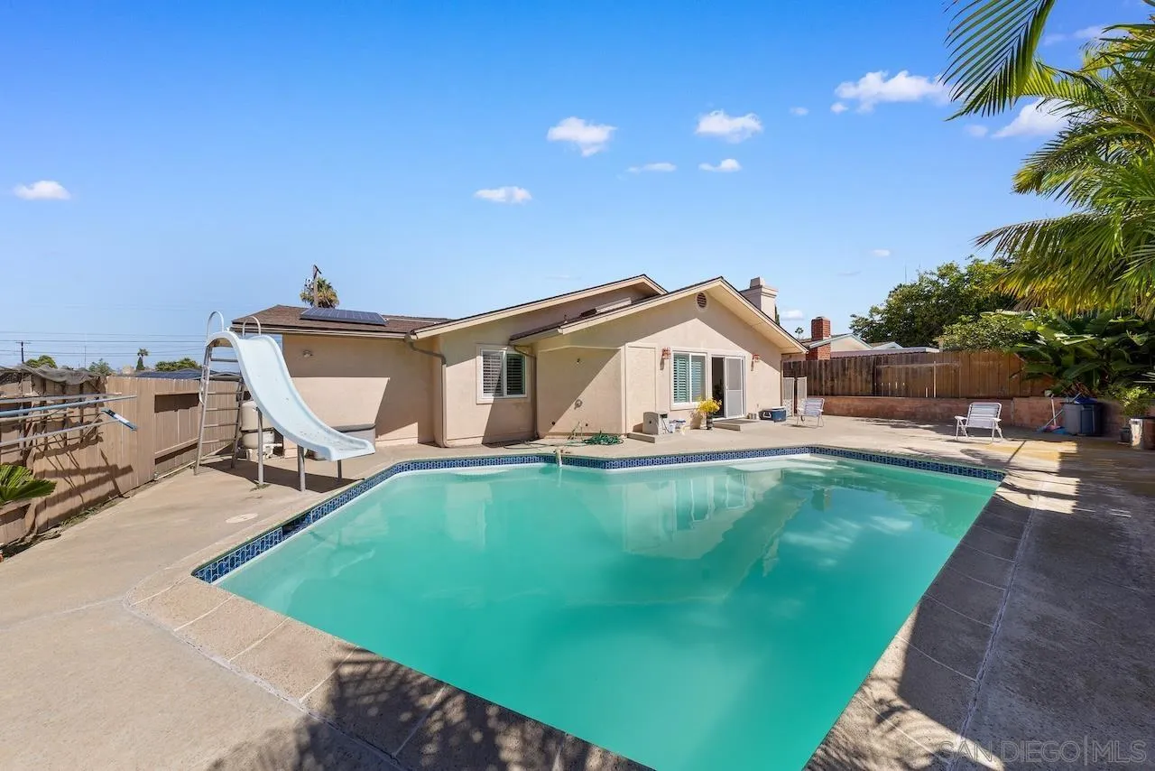 https://cdn.realtyfeed.com/cdn/127/250040885/0f30016db7d5a504d30a1e68824e2358.webp