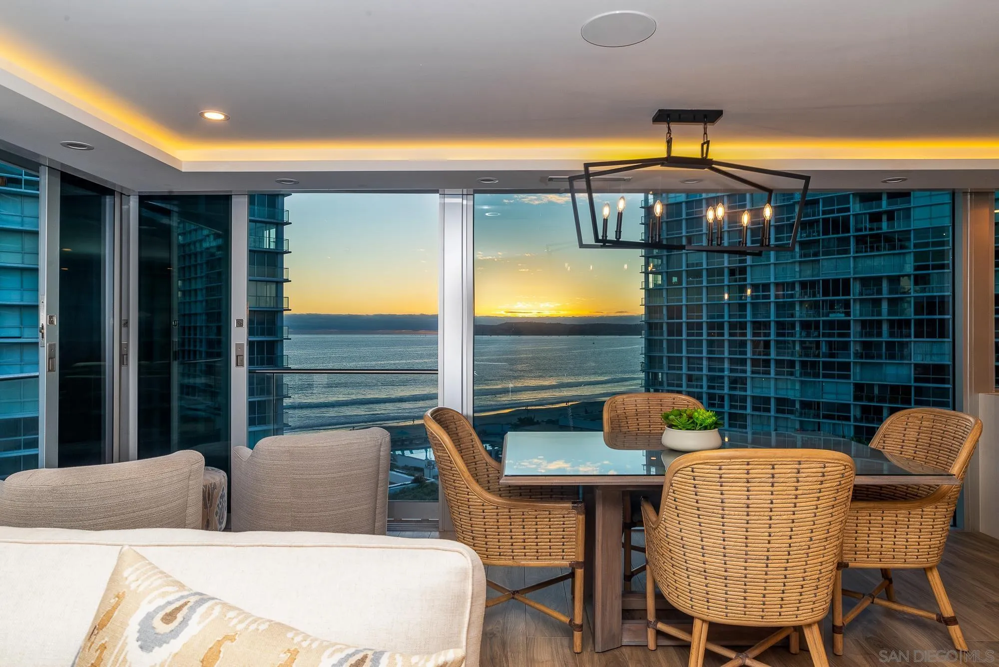 https://cdn.realtyfeed.com/cdn/127/250040889/09e3843635463a3cfa89c86c5c869d47.webp