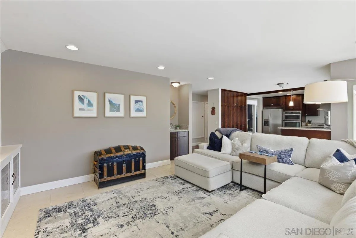https://cdn.realtyfeed.com/cdn/127/250040892/9307fba32e4b50f20aa67efe5d9e75e0.webp